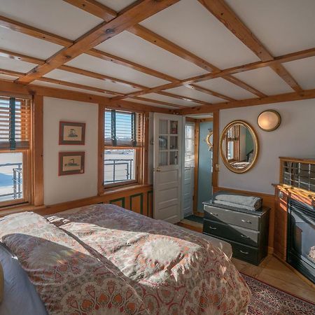 Bed and Breakfast The Covington Houseboat Сент-Пол Экстерьер фото