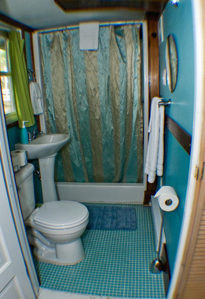 Bed and Breakfast The Covington Houseboat Сент-Пол Экстерьер фото