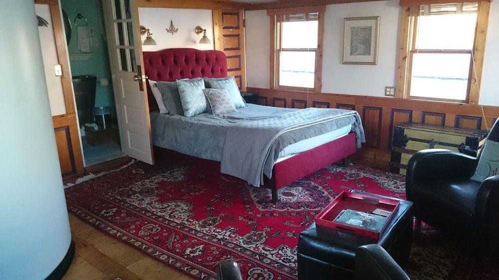 Bed and Breakfast The Covington Houseboat Сент-Пол Экстерьер фото