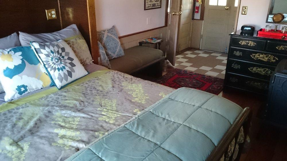 Bed and Breakfast The Covington Houseboat Сент-Пол Экстерьер фото