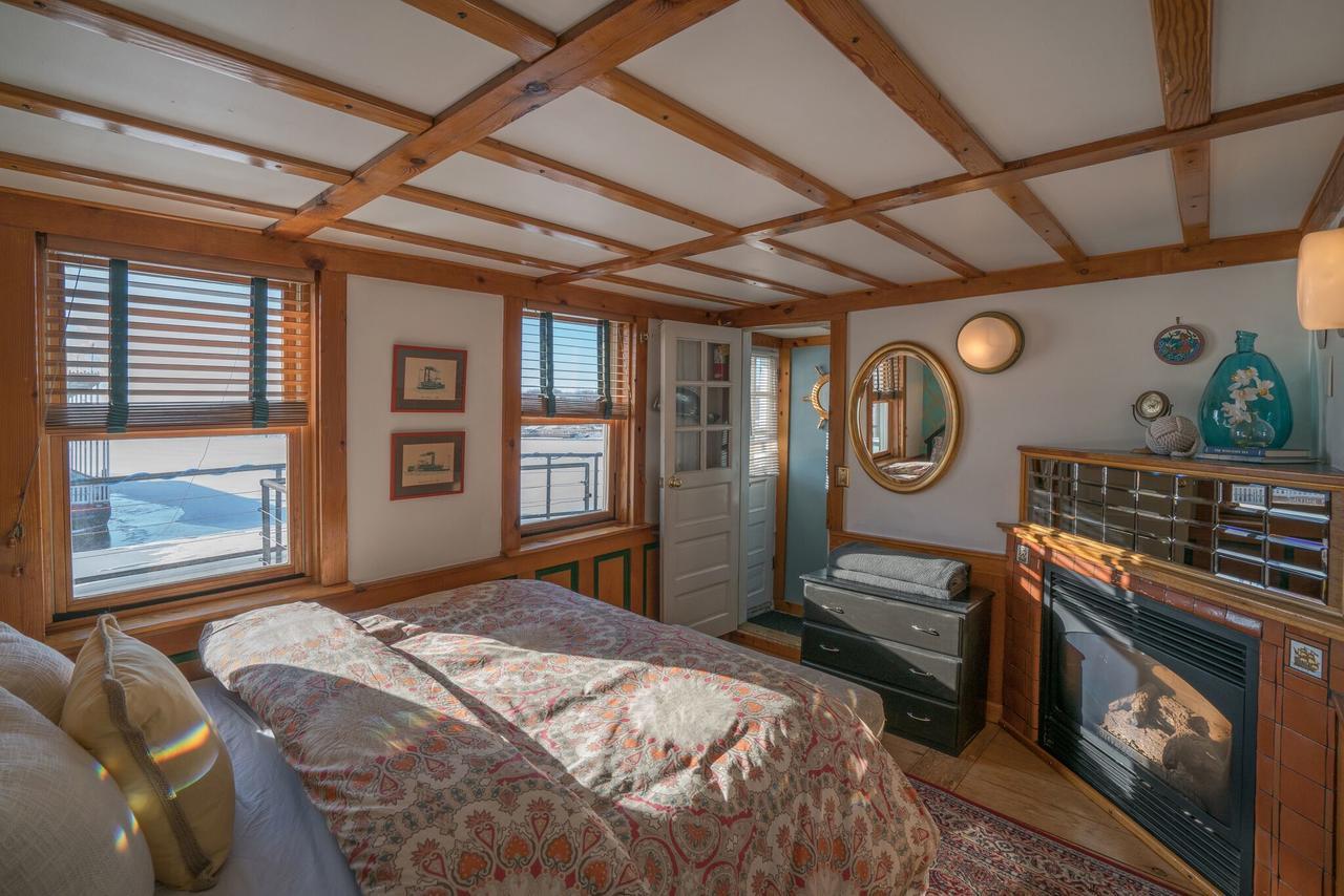 Bed and Breakfast The Covington Houseboat Сент-Пол Экстерьер фото